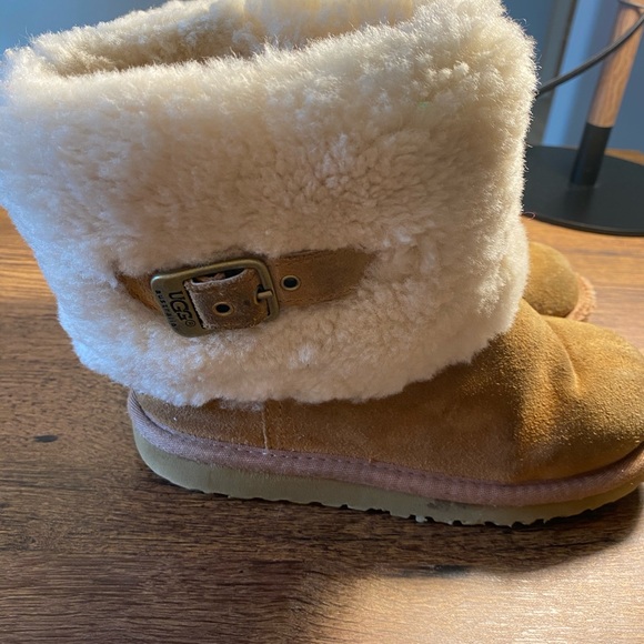 UGG Ellee Kids Boot Size 13 USED - Picture 4 of 7